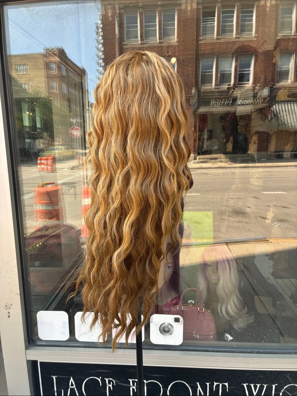 Long Wavy Wig - Honey Blonde